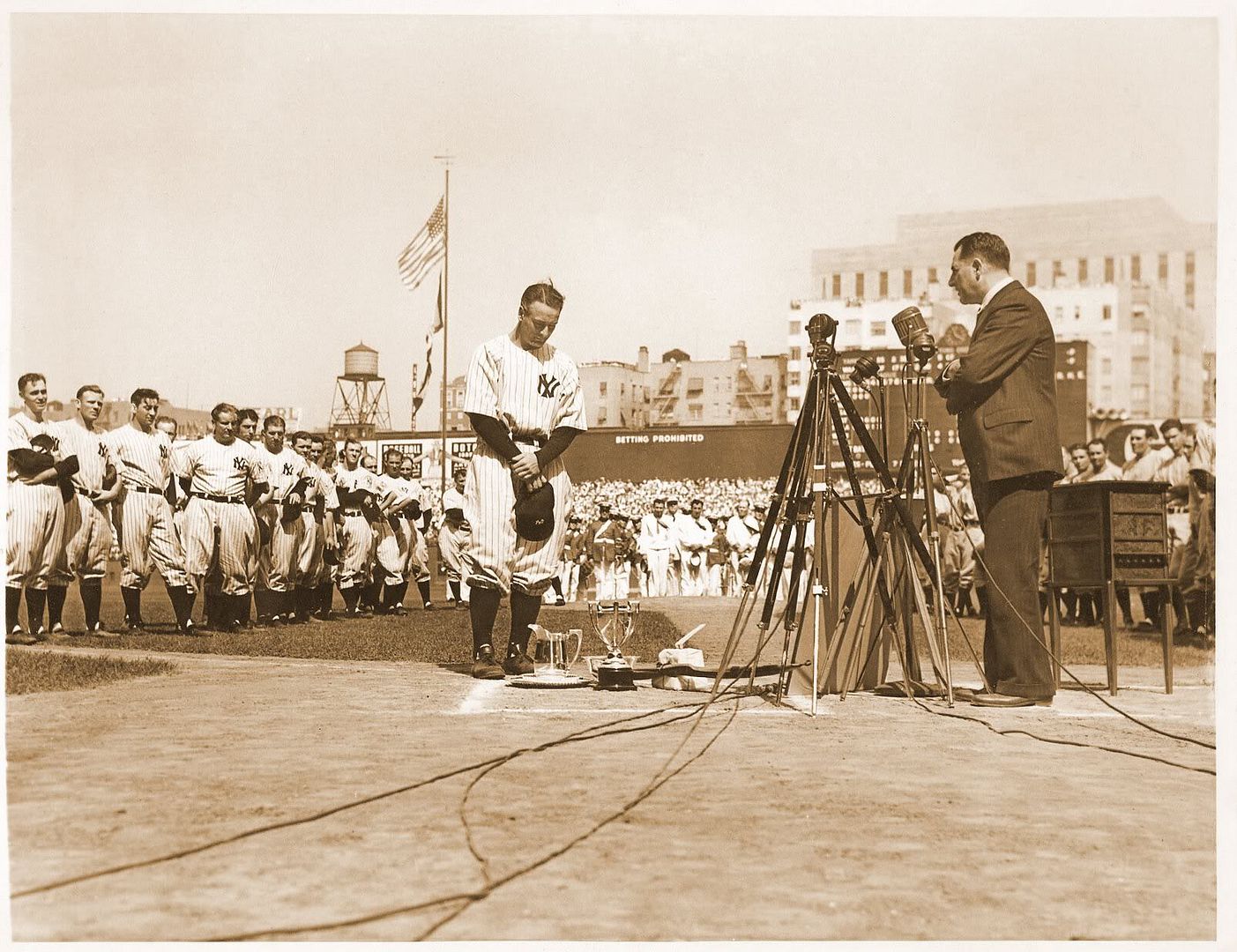 Luckiest Man On The Face Of The Earth Lou Gehrig